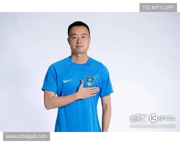 绰号中国男孩的足球明星如何在国际赛场上展现自我与风采